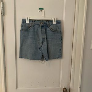 Levi’s jean skirt. Size large.